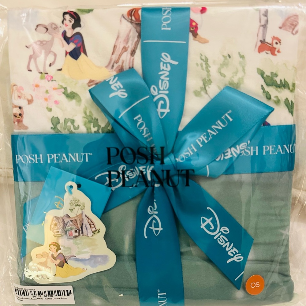 Posh Peanut Disney Luxe Patoo: Snow White Ruffled Blanket